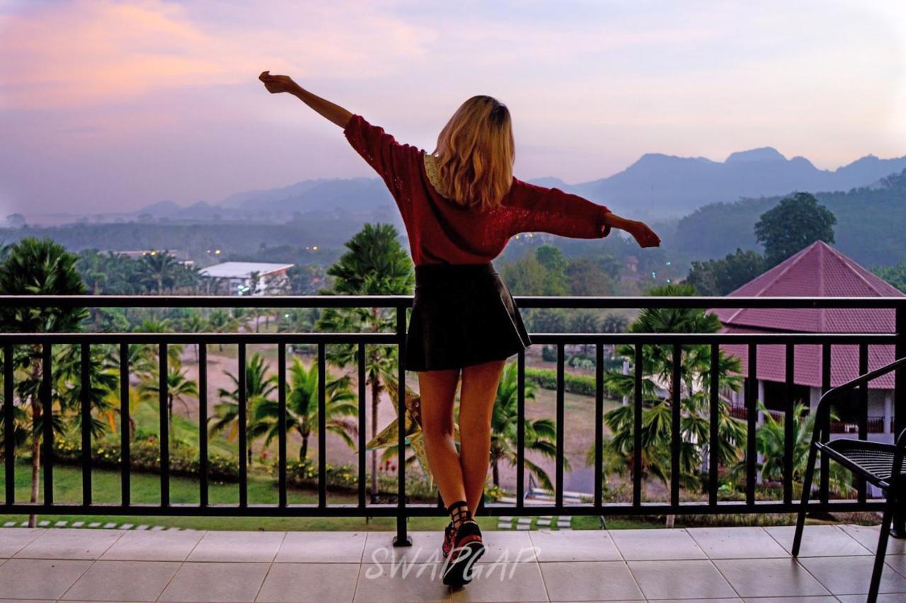 Takhun Mountain View Bed & Breakfast Ban Tha Khun Bagian luar foto